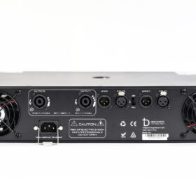 Mặt sau cục đẩy DBacoustic KP500 với núm chỉnh volume và đèn báo tín hiệu