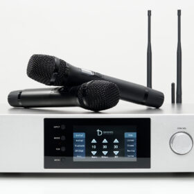 Amply Dbacoustic LX-H8 với 2 micro không dây và màn hình cảm ứng điều khiển