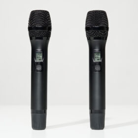 2 micro không dây UHF đi kèm amply Dbacoustic LX-H8, màn hình LCD hiển thị tần số